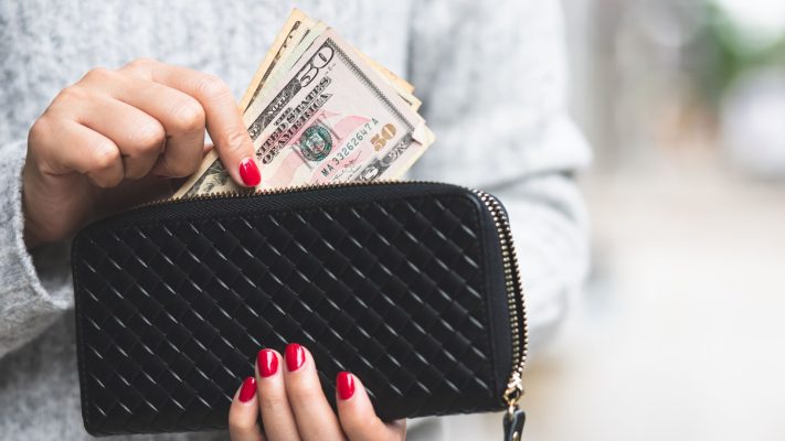 Red women's wallets: 4 benefits-Borsa Nuova